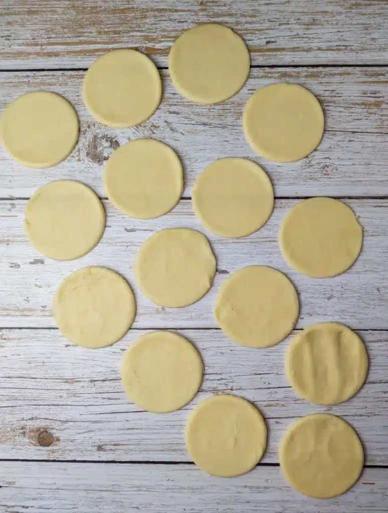 cutting empanada cookies dough