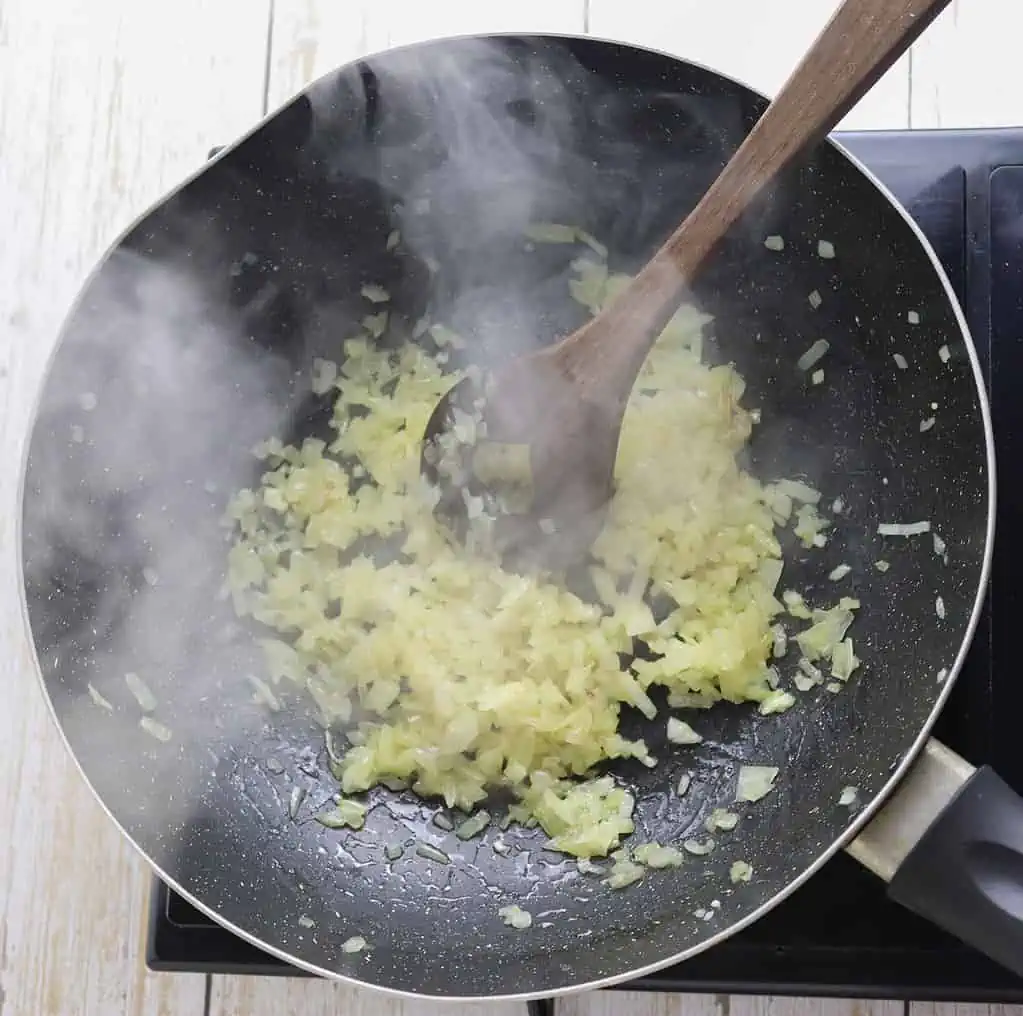 frying onions for sataras