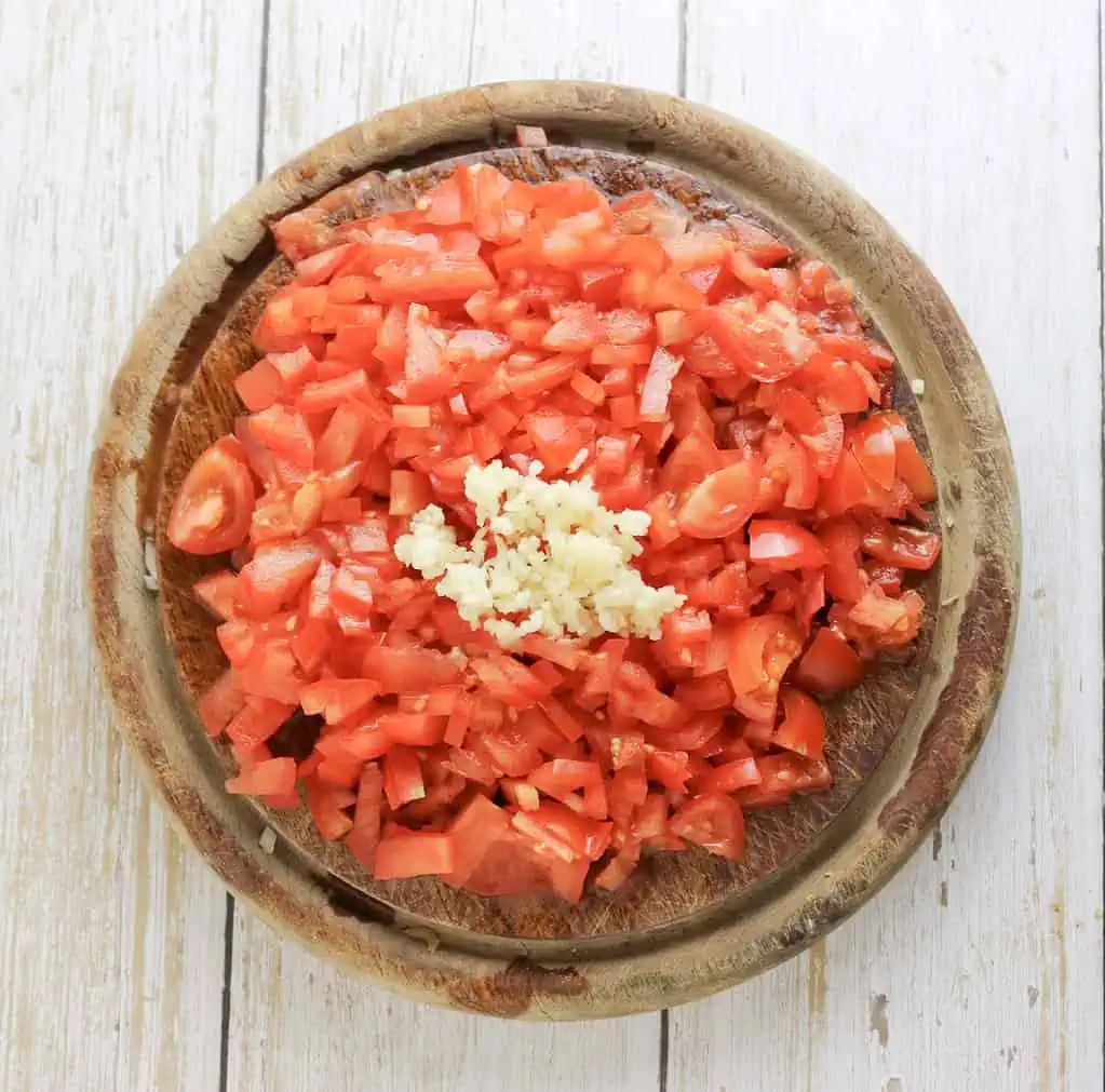 diced tomatoes and garlic 