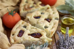 focaccia with sun dried tomatoes